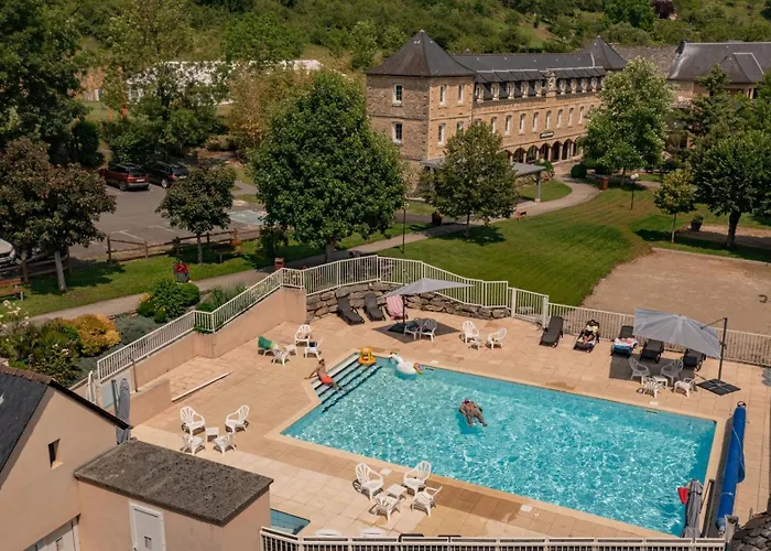 Logis Hotel L'Hotel Des Bains - Salles-La-Source