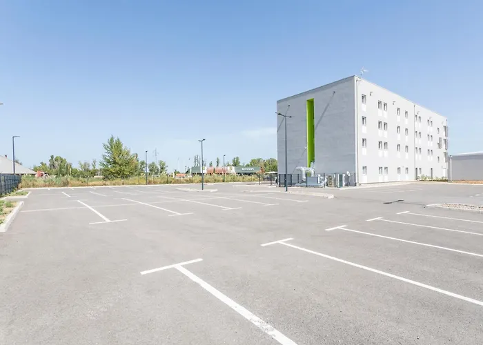 B&B Hotel Saint-Martin-De-Crau Alpilles Camargue