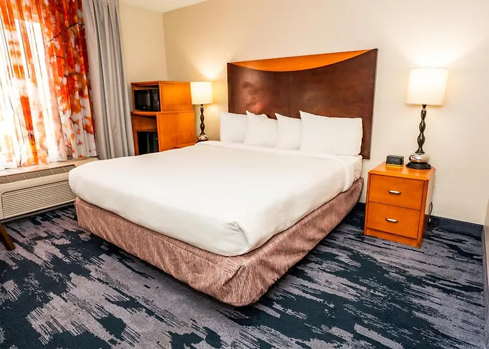 Fairfield By Marriott San Antonio Alamo Plaza Convention Center