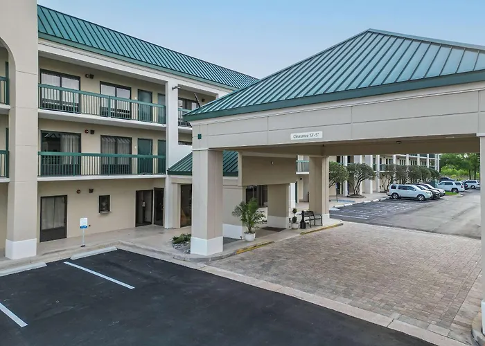Econo Lodge Inn & Suites Foley-North Gulf Shores