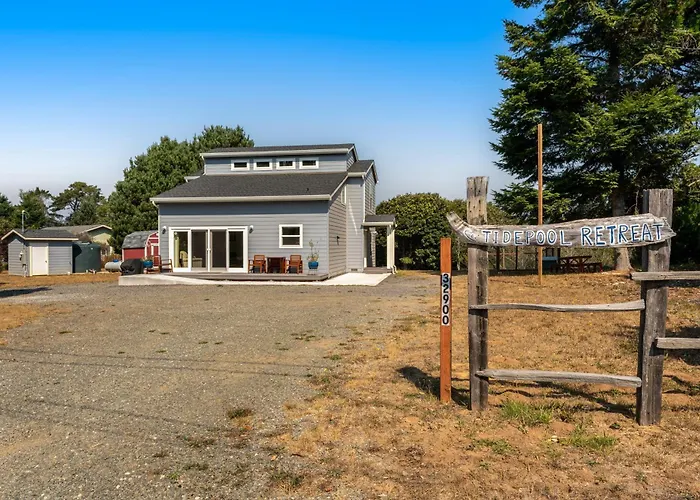 New Home- Minutes From Beach Foosball & Yard