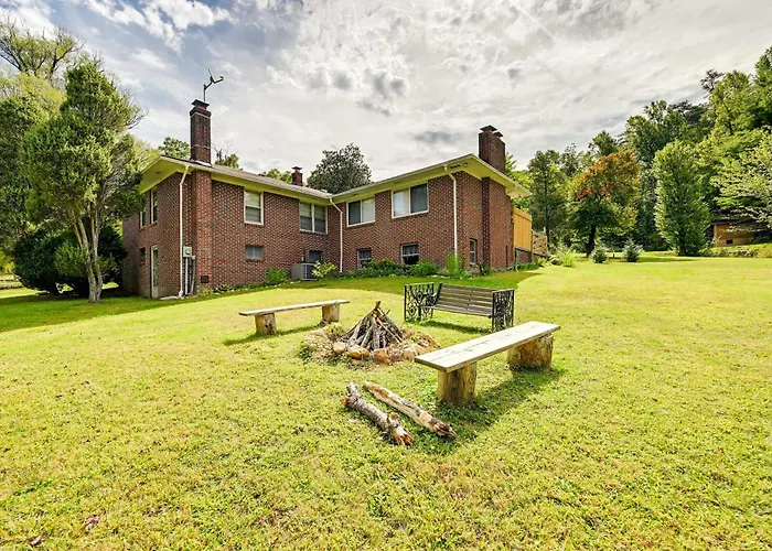 Pet Friendly Home W/ Hot Tub, Patio & Game Room!