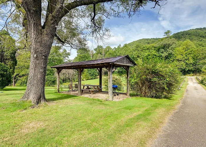 Pet Friendly Home W/ Hot Tub, Patio & Game Room!
