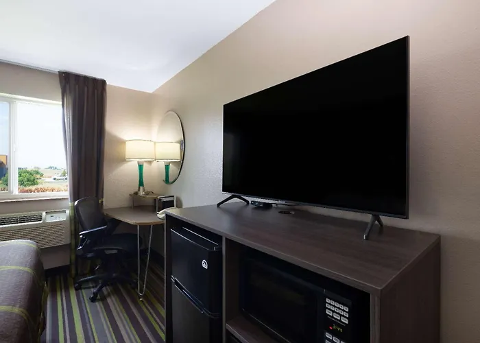 Super 8 By Wyndham Belgrade/Bozeman Airport