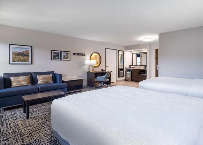 Hampton Inn & Suites Agoura Hills