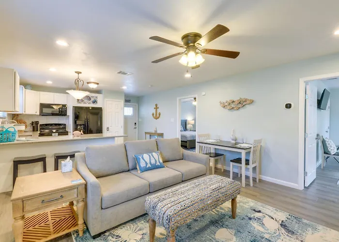 Relax At Heron Bay Cottage In Rockport, Texas!