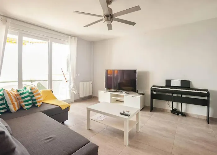 Refurbished 4* Apartment With Great Balcony