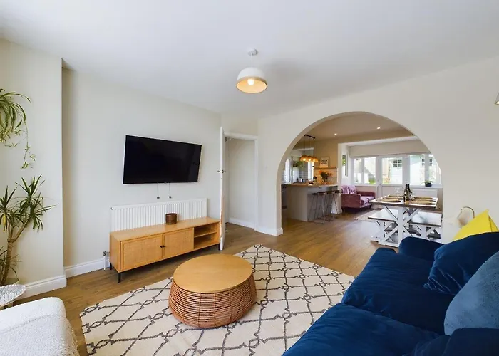 Stones Throw - Stunning House, Mins From Beach And Dogs Welcome