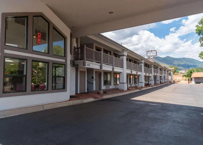 Quality Inn & Suites Manitou Springs At Pikes Peak Garden Of The Gods