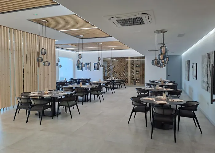 Don Leone Hotel