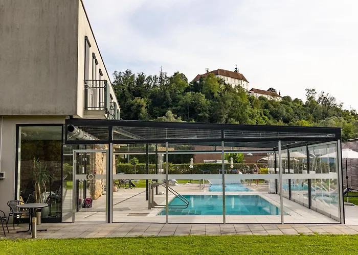 Kaiser von Österreich, Historik- und Thermalhotel