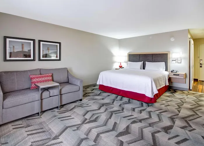 Hampton Inn & Suites - Medicine Hat