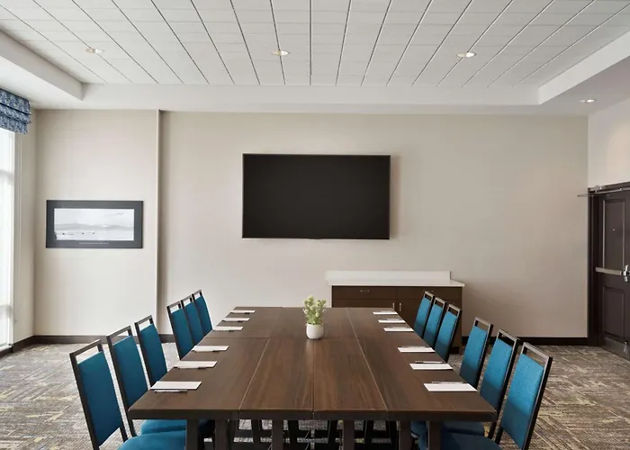 Hampton Inn & Suites Kelowna, British Columbia, Canada