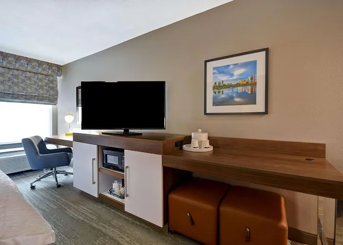 Hampton Inn Birmingham-Colonnade 280
