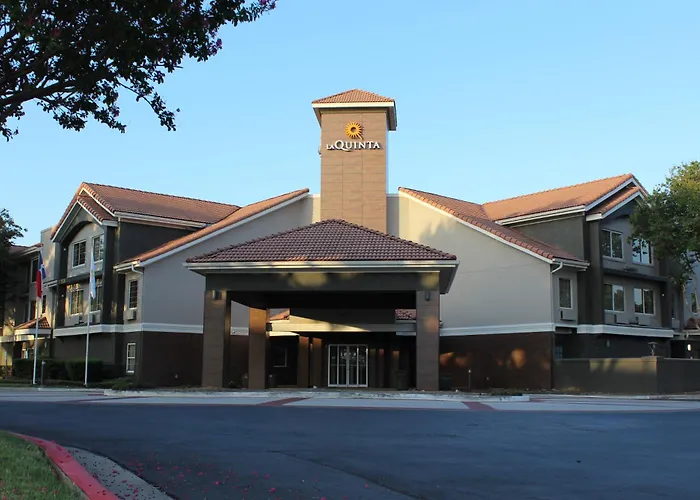 La Quinta By Wyndham Dallas - Addison Galleria