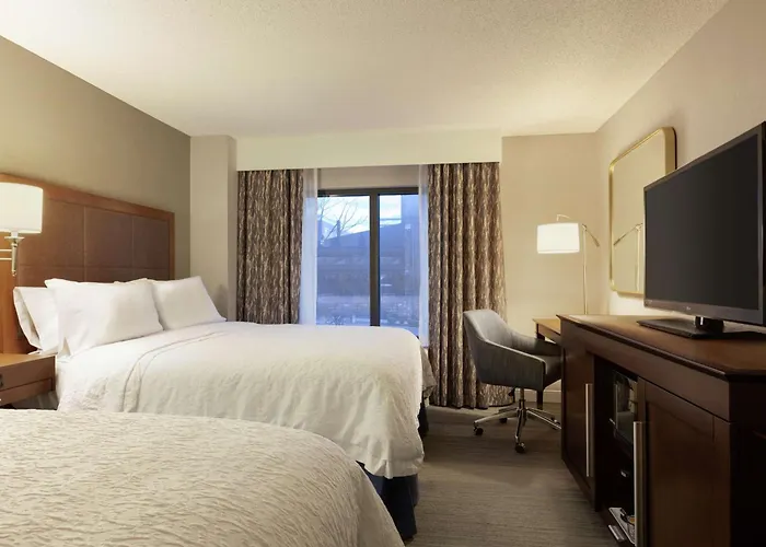 Hampton Inn & Suites Nashville-Downtown