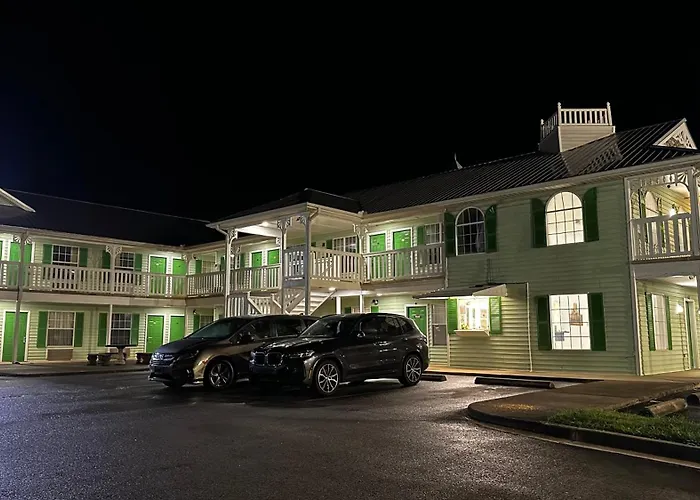 Key West Inn - Chatsworth