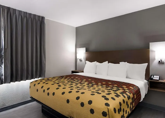 Econo Lodge Portage