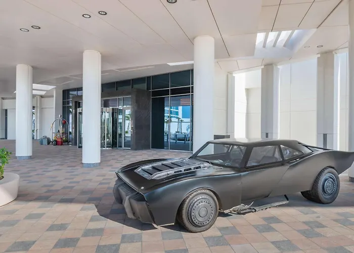 The Wb Abu Dhabi, Curio Collection By Hilton