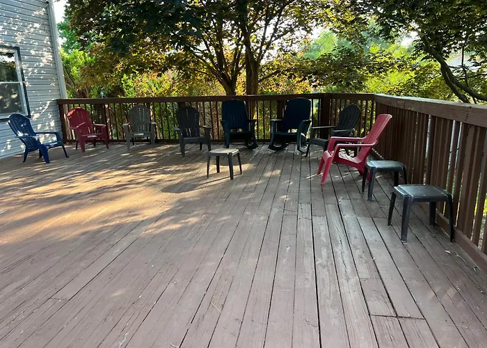 Upgraded, Beautiful 4 Bd Colonial In Silver Spring