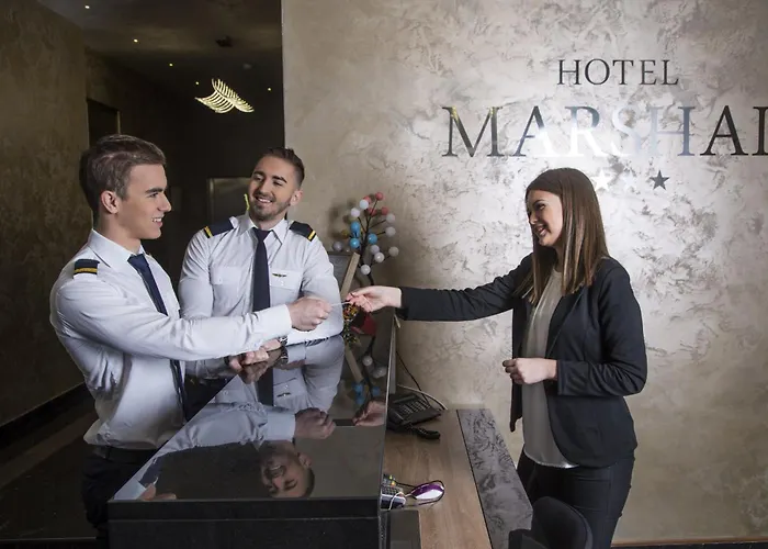 Flok Old Town - Hotel Marshal