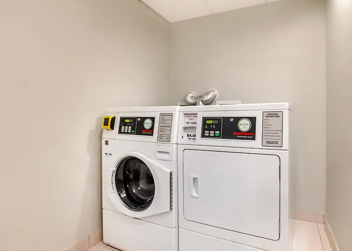 Best Western Plus Commerce Hotel