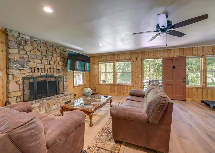 Rustic Oakhurst Retreat < 4 Mi To Bass Lake!