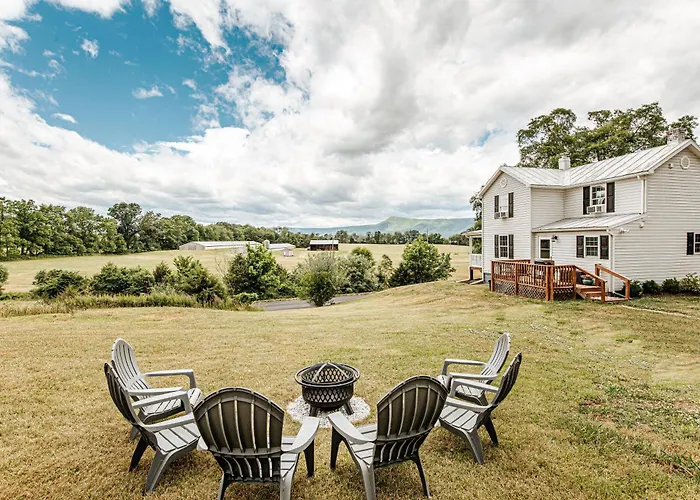 Mountain View Farmhouse In Luray, Family Friendly