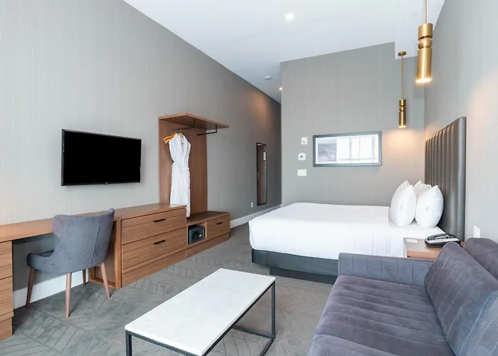 Sandman Signature Sherwood Park Hotel