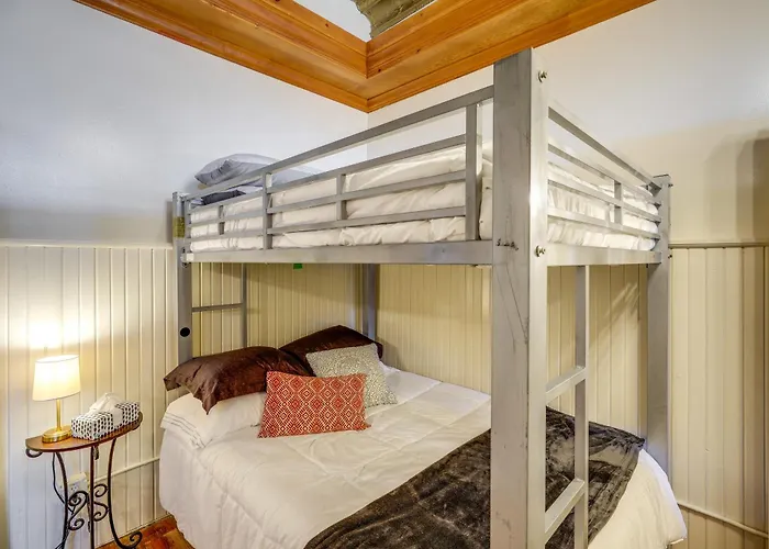 Cozy Abode In Historic Yankton - Heart Of The City