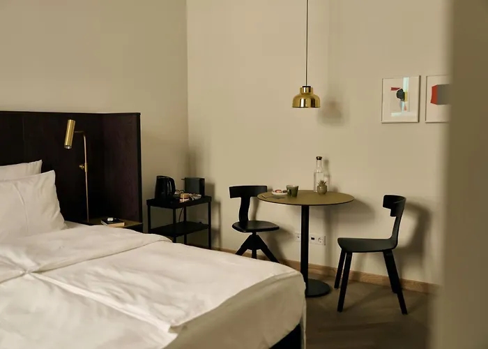 Melter Hotel & Apartments - A Neighborhood Hotel