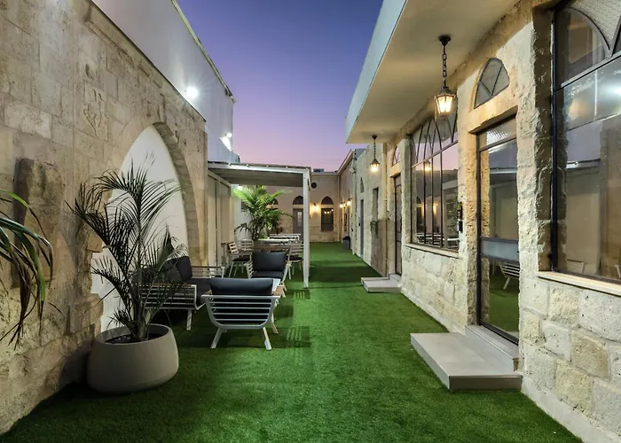Old City Boutique - By La Finca Hotels- חוויית אירוח יוקרתית, חניה בחינם וקרבה לשדרת הקולינריה של העיר