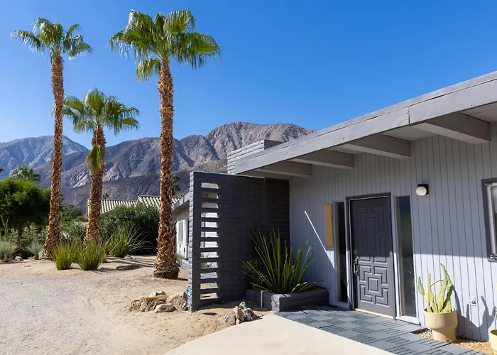 Pool & Mtn View! Designer Borrego Springs Hideaway