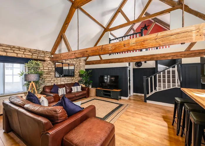 Luxury Town Centre Loft Apartment In Converted Granary