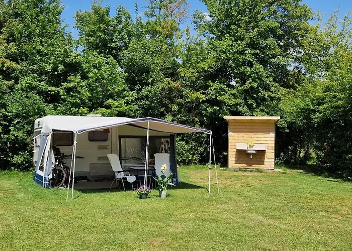 Lege Kampeerplaats + Prive Sanitair, Camping Alkenhaer