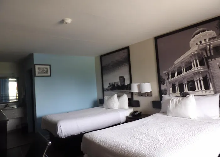 Super 8 By Wyndham Ocean Springs Biloxi