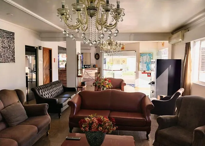 Colle Tourist Hotel Luxo