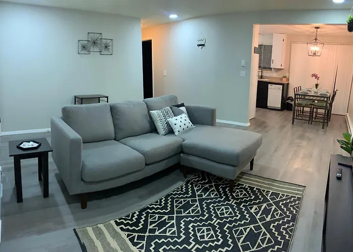 Hidden Gem! Spacious, Private, And Convenient Units Off River Road In Puyallup