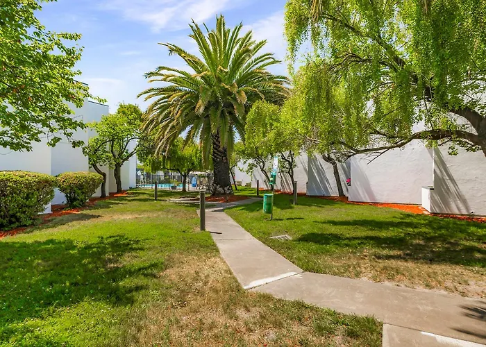 Best Western Plus Wine Country Inn & Suites