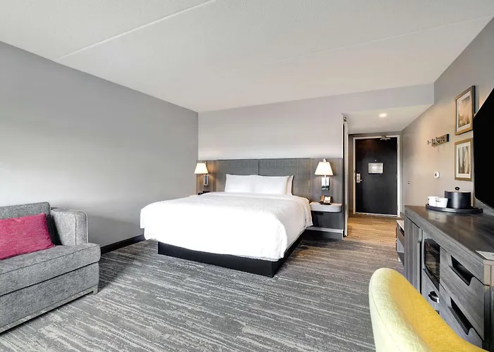 Hampton Inn & Suites Burlington, Ontario, Canada
