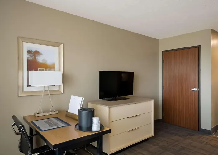 Best Western Plus Landmark Hotel