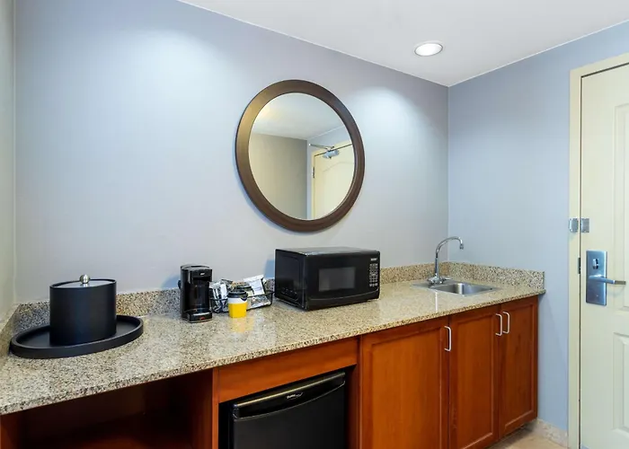 Hampton Inn & Suites Minneapolis St. Paul Airport - Mall Of America