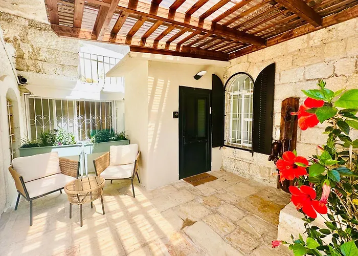 Mamilla View- Suites & Apt Hotel