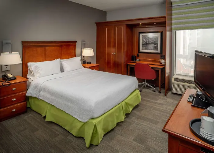 Hampton Inn Charleston Downtown