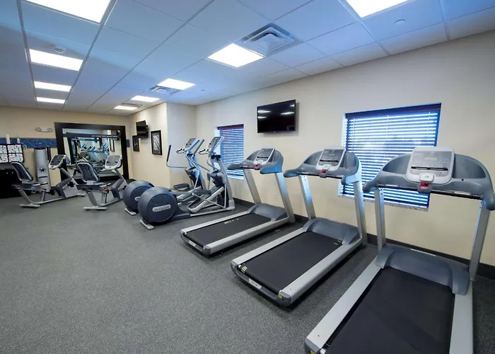 Hampton Inn & Suites Bismarck Northwest
