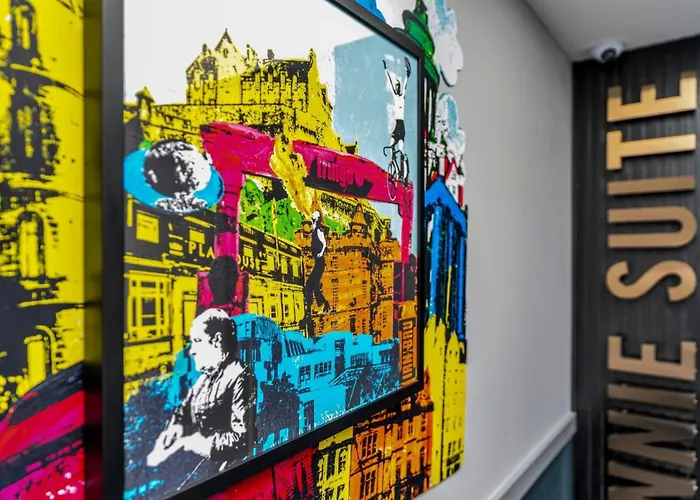 Roomzzz Edinburgh