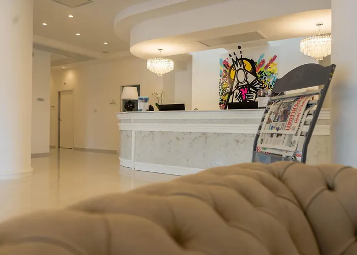 Pm Hotel