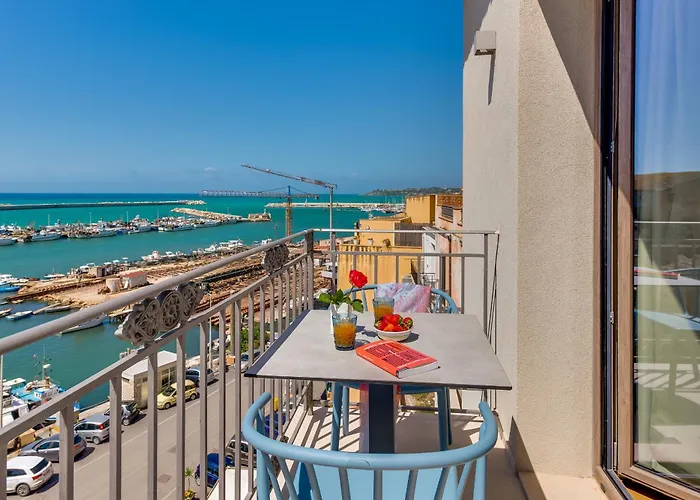 Roccaregina Hotel
