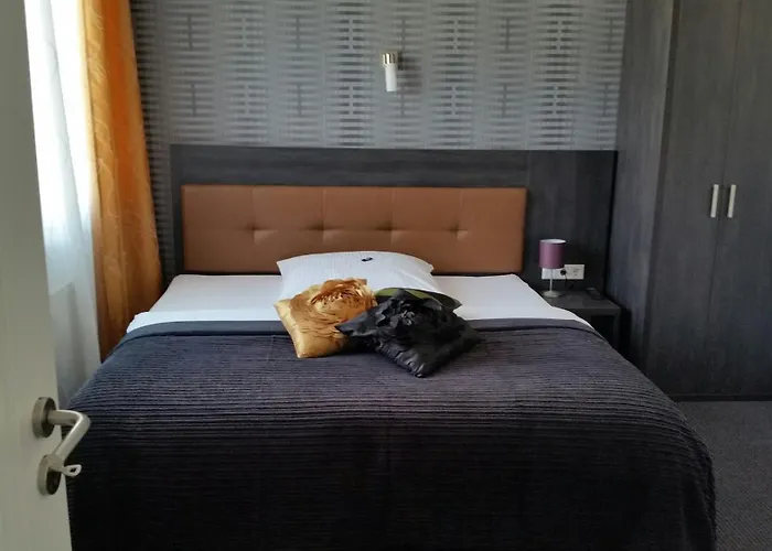 APPART-HOTEL, Einsteinstraße
