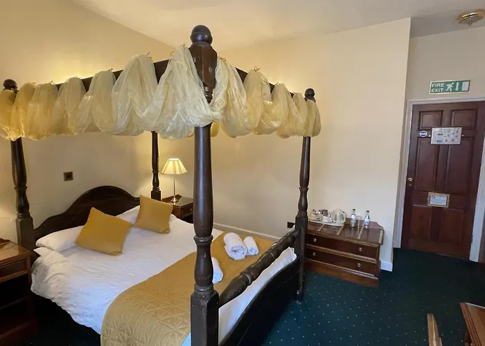 Crown Hotel